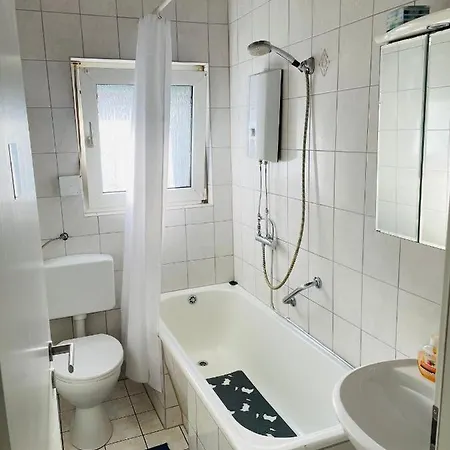 Bei Daniel Am Dortmunder Flughafen * دورتموند